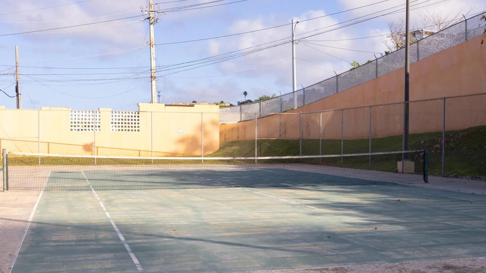 Condo Beach Court Isabela