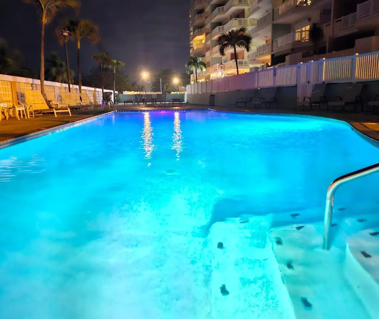 Condo Beach Court Isabela